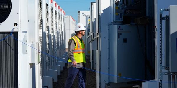 트럼프 관세 '플랜B'에도 K배터리 3사 악재 만나, 중국산 ESS 배터리 세율 낮아져 