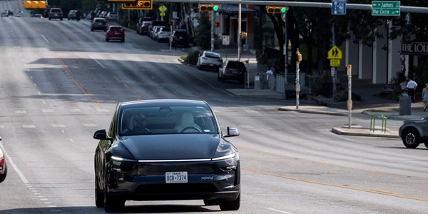 테슬라 실적발표 앞두고 주식 중립 투자의견 유지, 