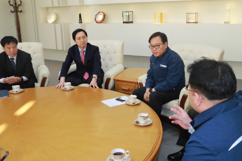 김기현, 강환구 만나 현대중공업 분사회사 울산 잔류 당부