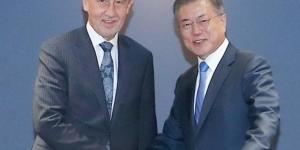 문재인, 체코 총리 만나 원전 건설에 한국기업 참여 요청 