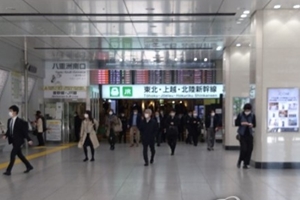 일본 코로나19 확진 8천 명 넘어서, 도쿄 오사카 확진 급증 
