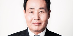 백화점3사 CEO 정준호 손영식 <a href='https://www.businesspost.co.kr/BP?command=article_view&num=323893' class='human_link' style='text-decoration:underline' target='_blank'>김형종</a>, 올해 경영 누가 더 잘했나