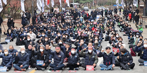 일본언론 “한국 노조 영향력 약화, 화물연대 파업 철회는 여론 변화 신호”