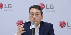 LG전자 로봇 클로이 B2B사업 순항, 조주완 시스템·인공지능도 같이 판다