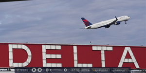 '최초 탄소중립 항공사' 표방한 델타항공, 허위광고 혐의로 집단소송 당해
