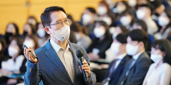 신창재 교보생명 MZ세대와 소통, “건강한 조직문화에 세대 간 이해 중요”