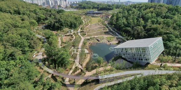 대우건설, 경기 수원 ‘영흥숲공원’으로 대한민국 조경대상 국토부장관상 수상