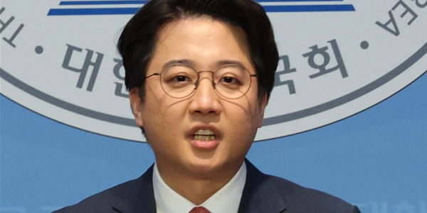 [19일 오!정말] <a href='https://www.businesspost.co.kr/BP?command=article_view&num=336862' class='human_link' style='text-decoration:underline' target='_blank'>이준석</a> “우물쭈물 말고 즉각 날 제명해 당 지지율 올려라”