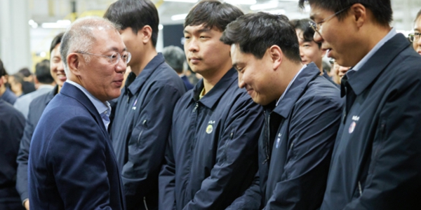 정의선 '끝없는 변화' 통한 성장 강조, 현대차그룹 미래모빌리티 향해 달린다