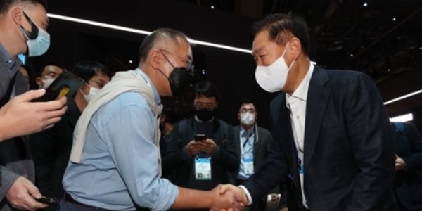 최태원 정의선 정기선 CES2024 총출격, 재계 '인공지능'서 새 먹거리 찾는다