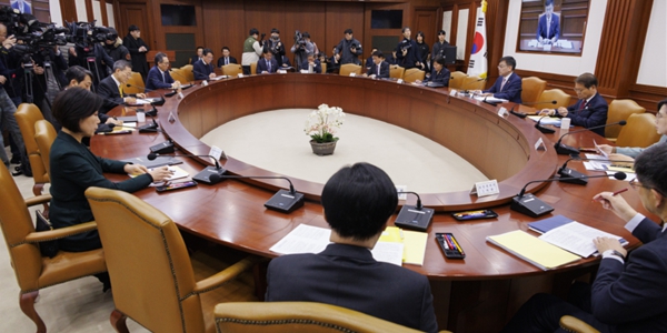 고속열차 할인·고속도로 무료·전기료 인상 유예, 정부 설 민생대책 내놔