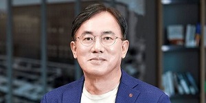 LG디스플레이 실적 올해도 '상저하고', <a href='https://www.businesspost.co.kr/BP?command=article_view&num=345362' class='human_link' style='text-decoration:underline' target='_blank'>정철동</a> 사업안정성 확보 핵심 과제로