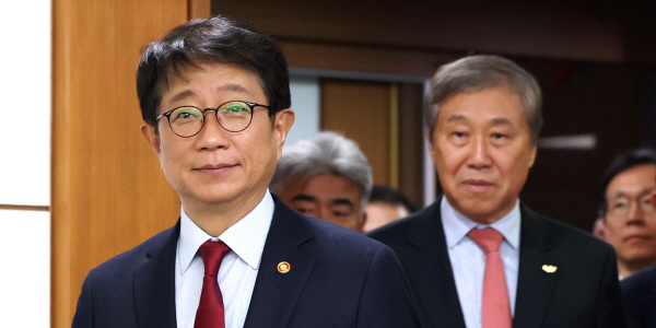 국토부 장관 박상우 “건설업계 삼중고, 건설 현장·주택시장 규제 걷어낼 것”