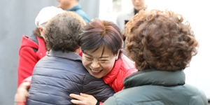 [총선빅매치] 서울 중성동갑, 국힘 ‘경제전문가’ 윤희숙 vs 민주 ‘반윤’ <a href='https://www.businesspost.co.kr/BP?command=article_view&num=299165' class='human_link' style='text-decoration:underline' target='_blank'>전현희</a>