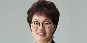 권향엽 민주당 순천광양곡성구례을 경선 승리, 국민의힘 <a href='https://www.businesspost.co.kr/BP?command=article_view&num=33516' class='human_link' style='text-decoration:underline' target='_blank'>이정현</a>과 본선 대결