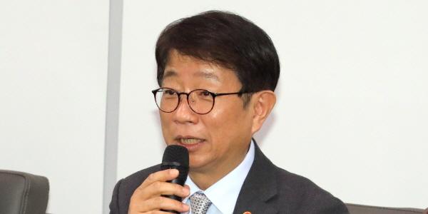 국토부 장관 박상우 4월 위기설 일축, 