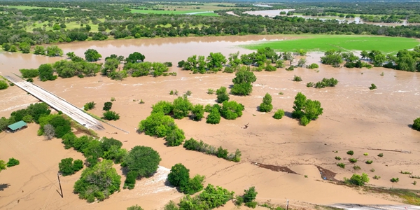 동시다발 이례적 폭우에 지구촌 몸살, 기후변화가 장마 강도 더 높인다