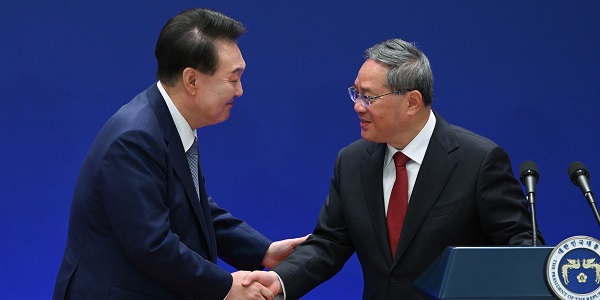 한국 수출산업에 중국 위협 커진다, 외신 "FTA 확대 리스크 고려해야" 