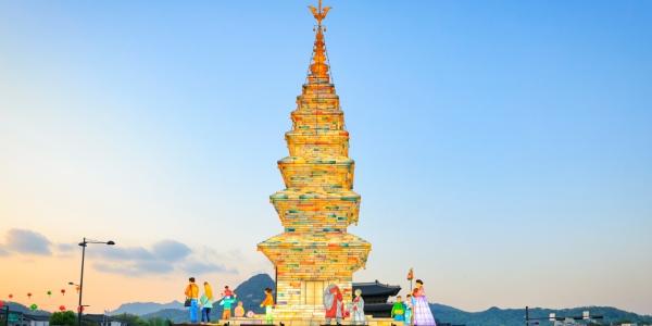 연등놀이 뉴진스님 춤사위에 리버뷰까지, 부처님오신날 볼거리 풍성