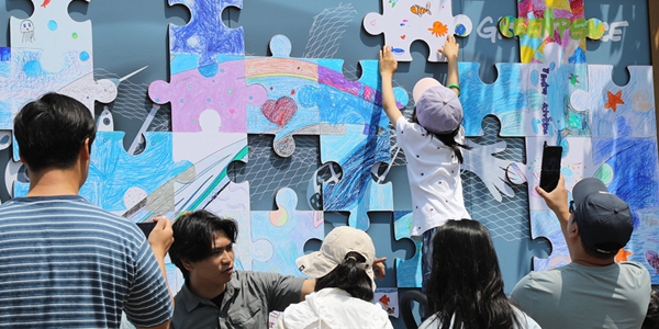 그린피스 세계해양의날 앞두고 어린이들과 초대형 퍼즐 설치, ‘정부 역할 촉구’