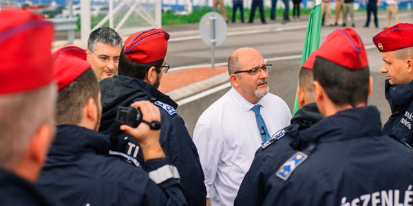 헝가리 환경정당 삼성SDI 공장입구 막고 시위, 지자체에 운영중단 명령 요구