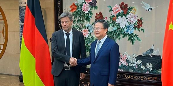 EU와 전기차 관세 협상에 중국 관영매체 환영, “관세 부과하면 양측 다 손해”