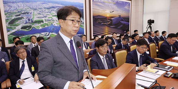 국토장관 박상우 “가덕도신공항 부지 공사 수의계약 곤란" "재건축은 규제 아닌 지원 대상”