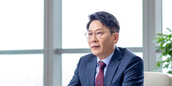 LG에너지솔루션 김동명 “혁신 더뎌졌다, 자만심 버리고 사업 포트폴리오 전면 개편”