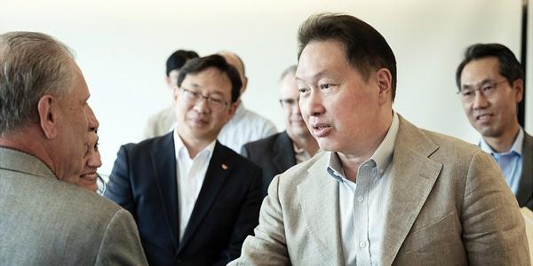 최태원 SK 미국 현지법인 방문, 바이오·반도체 소재 미래사업 점검