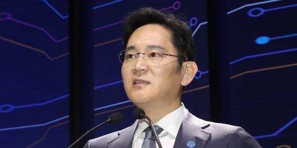 이재용, 2024 파리 올림픽 개막식서 삼성전자 갤럭시 신제품 홍보