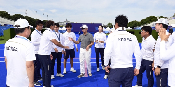 한국양궁 올림픽 첫 5종목 '금메달 석권', <a href='https://www.businesspost.co.kr/BP?command=article_view&num=357450' class='human_link' style='text-decoration:underline' target='_blank'>정의선</a> 스포츠 후원의 정석 보여주다 