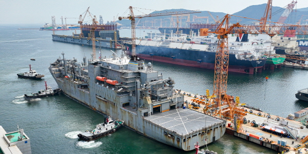 미국 해군 함정 창정비 위해 한화오션 거제조선소 입항, MRO 사업 시작