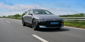 '전기차 의무 판매량 2030년 50% 맞춰라', 정부 정책에 업계 