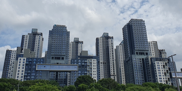 [서울아파트거래] 반포 래미안원베일리 전용 59.96㎡ 49.5억으로 신고가