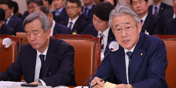 농협중앙회장 강호동 해외 출장 숙박에 4천만 원 지출, 농민신문사 회장 겸임해 연봉 3억 더 받아 