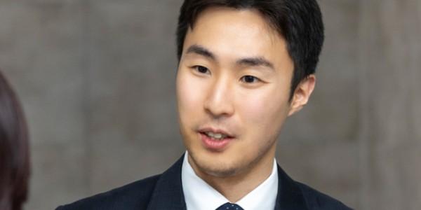 '삼양식품 3세' 전병우 입사 6년 만에 전무로, '불닭 그 뒤' 성과 과제 '첩첩산중'