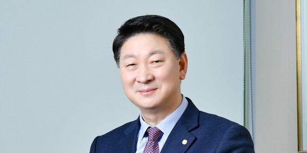 유가증권이 밀어올린 저축은행 호실적, 중앙회장 오화경 '새 전산망' '영업기반 다변화'로 본업 집중