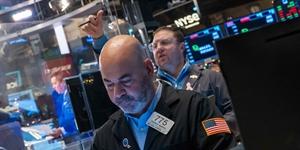 뉴욕증시 주요 지수 반도체주 강세에도 소폭 하락, 국제유가는 반등