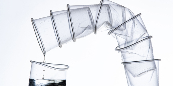 미세플라스틱 기후뿐 아니라 건강도 망쳐  치매 두렵다면 멈춰야 할 행동은 