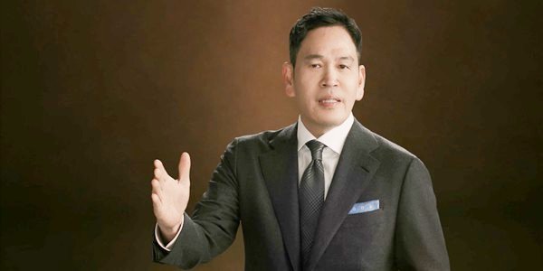 이마트 '오프라인 강자'로 재도약, 정용진 체험·가성비 앞세운 '공간 혁신' 효과