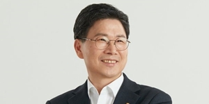 농협은행 퇴직연금 '시중은행 꼴찌' 고착화, <a href='https://www.businesspost.co.kr/BP?command=article_view&num=384544' class='human_link' style='text-decoration:underline' target='_blank'>강태영</a> 수익률 개선 계기로 답 찾나