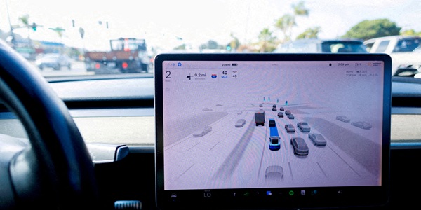 엔비디아 자율주행 진출로 테슬라 견제  자율주행 소프트웨어 외부 판매 전략 불리해져