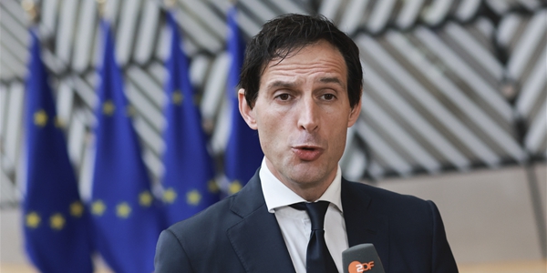 유럽연합 중국산 친환경 제품 견제 위해 제조업 진흥 나서   트럼프 제재가 중국 영향력 키워 