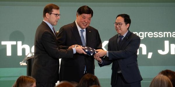 셀트리온 미국 공장 개소식 열어, 서정진 