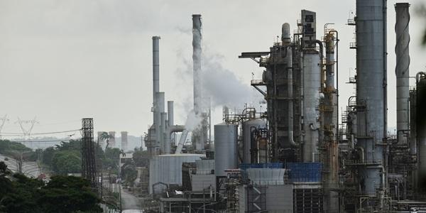 트럼프 대형 정유사에 '베네수엘라 인프라 투자' 압박, 실현 가능성엔 의문 커