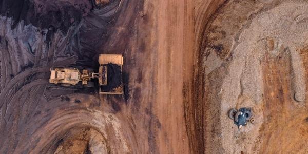 니켈 가격 3년새 최대 상승폭 기록, 인도네시아 생산 차질과 중국 투자 영향 