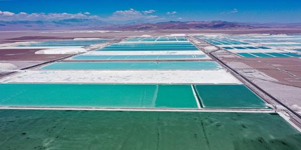 AI 신산업이 리튬 가격 상승에 힘 보탠다, ESS 이어 로봇과 로보택시 가세