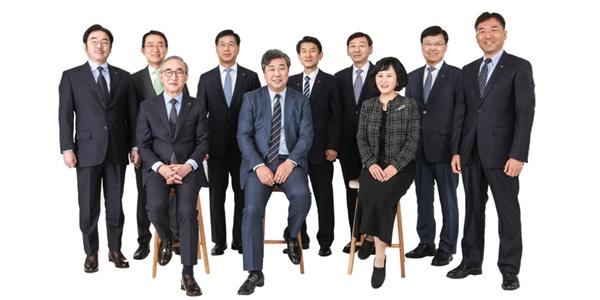 KT 사외이사 6명 해킹사고 경영비상에도 CES 출장, 임기만료 앞둔 사외이사도 포함돼 '도덕적 해이' 도마