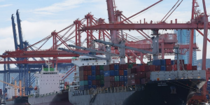 지난해 실질 국내총생산 1% 성장 그쳐, 4분기는 전분기보다 0.3% 뒷걸음질