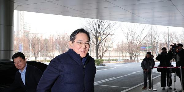 삼성전자 회장 이재용, 미국 '이건희 컬렉션' 갈라 행사 참석 위해 출국